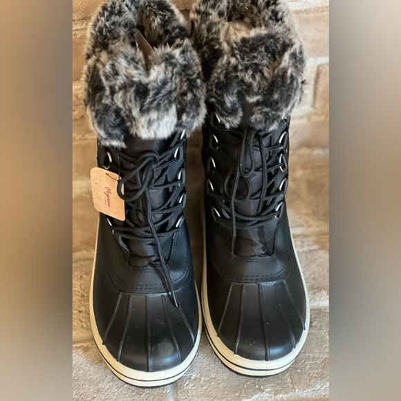 Vepose Shoes - NWB Women’s Vepose winter boots. 8m